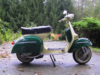 Vespa 180 Super Sport, Baujahr 1965, grün-creme