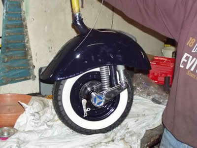 Vespa VNB6 während der Restauration, Vorderradgabel und Felge